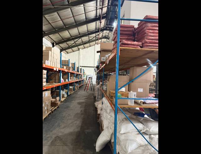 1,200M² WAREHOUSE TO LET IN LOWER BO-DORP